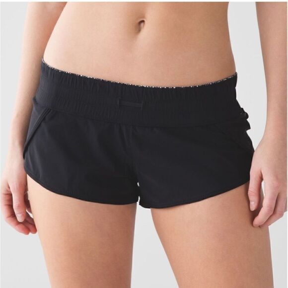 Lululemon Reversible Surf Short II 6 Freckle Flower Black White & Black - Picture 3 of 16